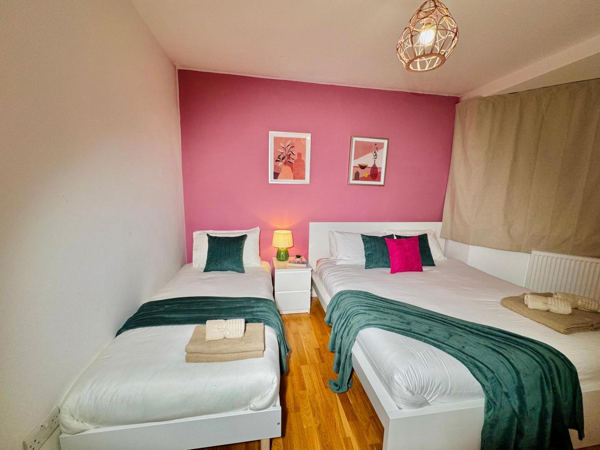 Modern 1-Bed Apt 30Min To Central London & Parking Exterior foto
