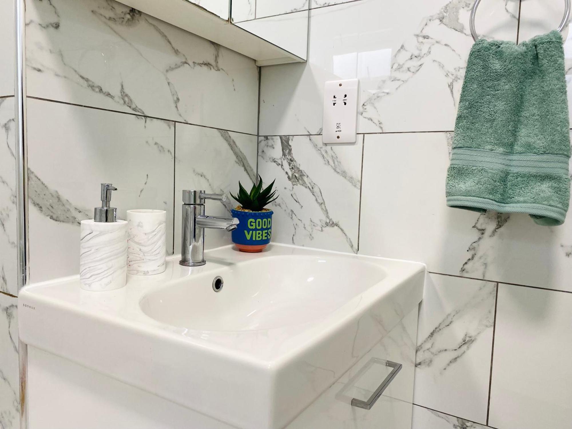 Modern 1-Bed Apt 30Min To Central London & Parking Exterior foto